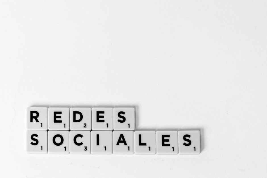 Jaringan Profesional Melalui Social Media: Strategi Sukses